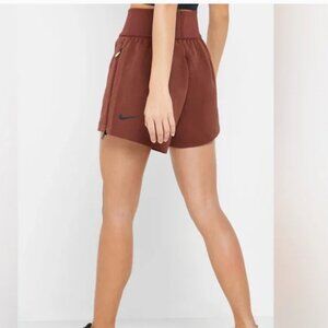 Nike Sportswear Tech Pack Woven Shorts Pueblo Brown Red AR3016-250  Size Medium